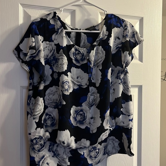 Classy blouse - Picture 1 of 4